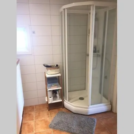 Hus I Rolig Strok Sentralt I Svolvaer. Ferienhaus
