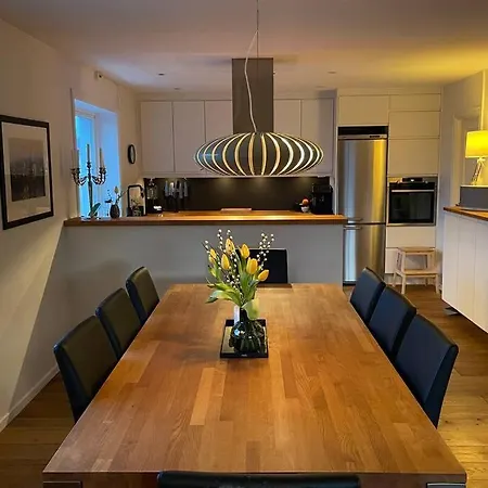 Hus I Rolig Strøk Sentralt I Svolvær. Svolvær